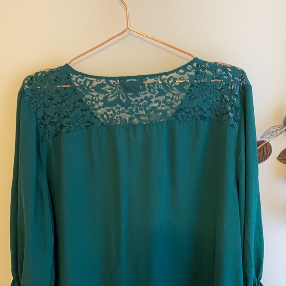 Green long sleeved top - Picture 3 of 3